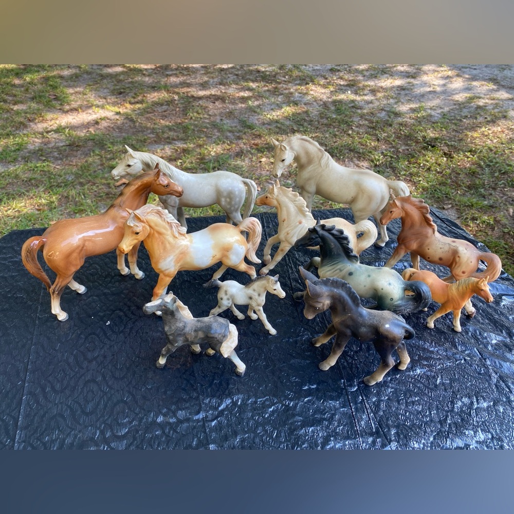 Lot of Vintage Ceramic Horse Figurines.
